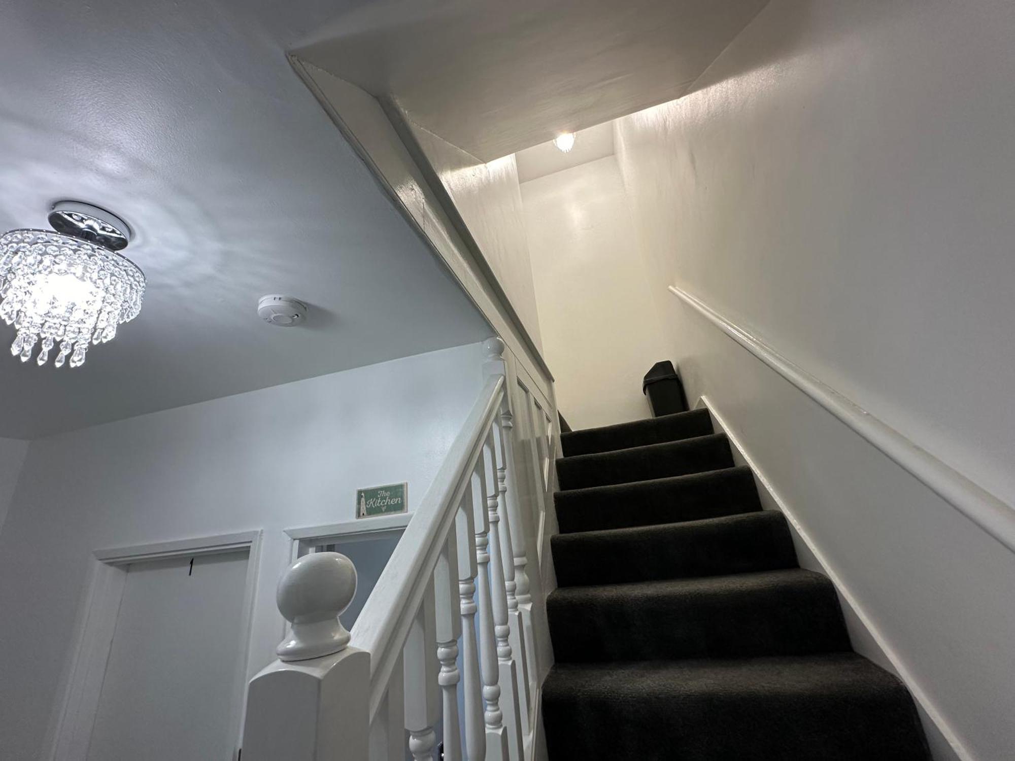 4Th Studio Flat With Private Own Bathroom A London Luxury Family Home Setup And Furnished With Double Bed Plus A Double Futon-Sofa Bed A Single Futon Bed A Baby Cot And Garden And Free Parking Ngoại thất bức ảnh