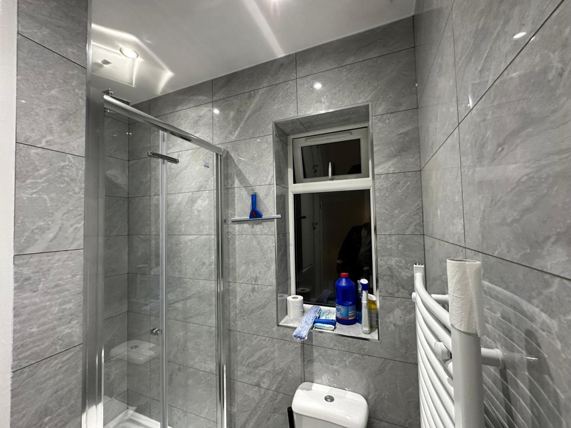 4Th Studio Flat With Private Own Bathroom A London Luxury Family Home Setup And Furnished With Double Bed Plus A Double Futon-Sofa Bed A Single Futon Bed A Baby Cot And Garden And Free Parking Ngoại thất bức ảnh